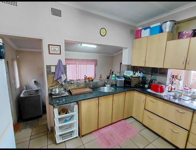 3 BEDROOM FREESTANDING FOR SALE IN MOREGLOED
